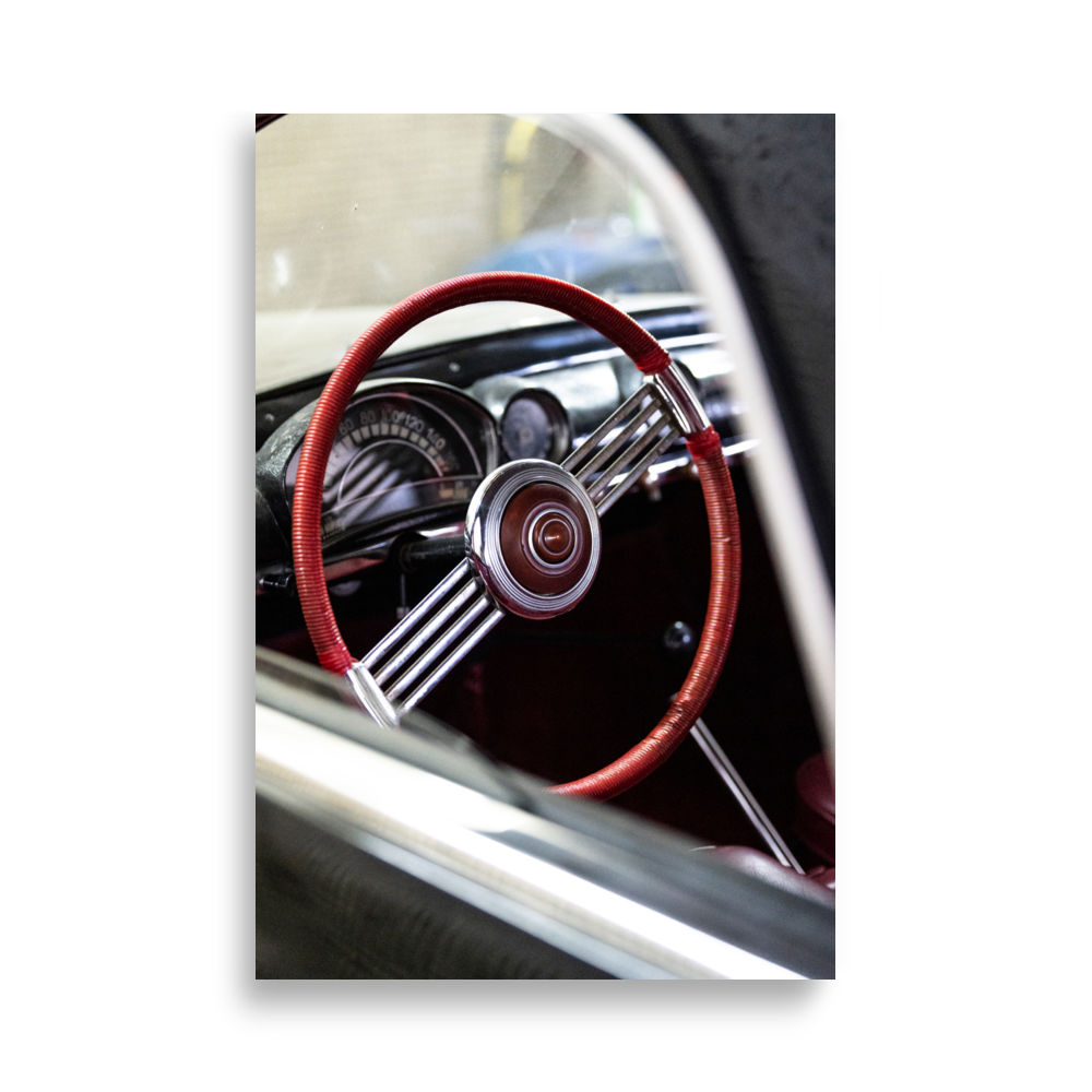 Poster "Volant Simca 8", montrant une photographie détaillée du volant d'une Simca 8, voiture vintage emblématique.