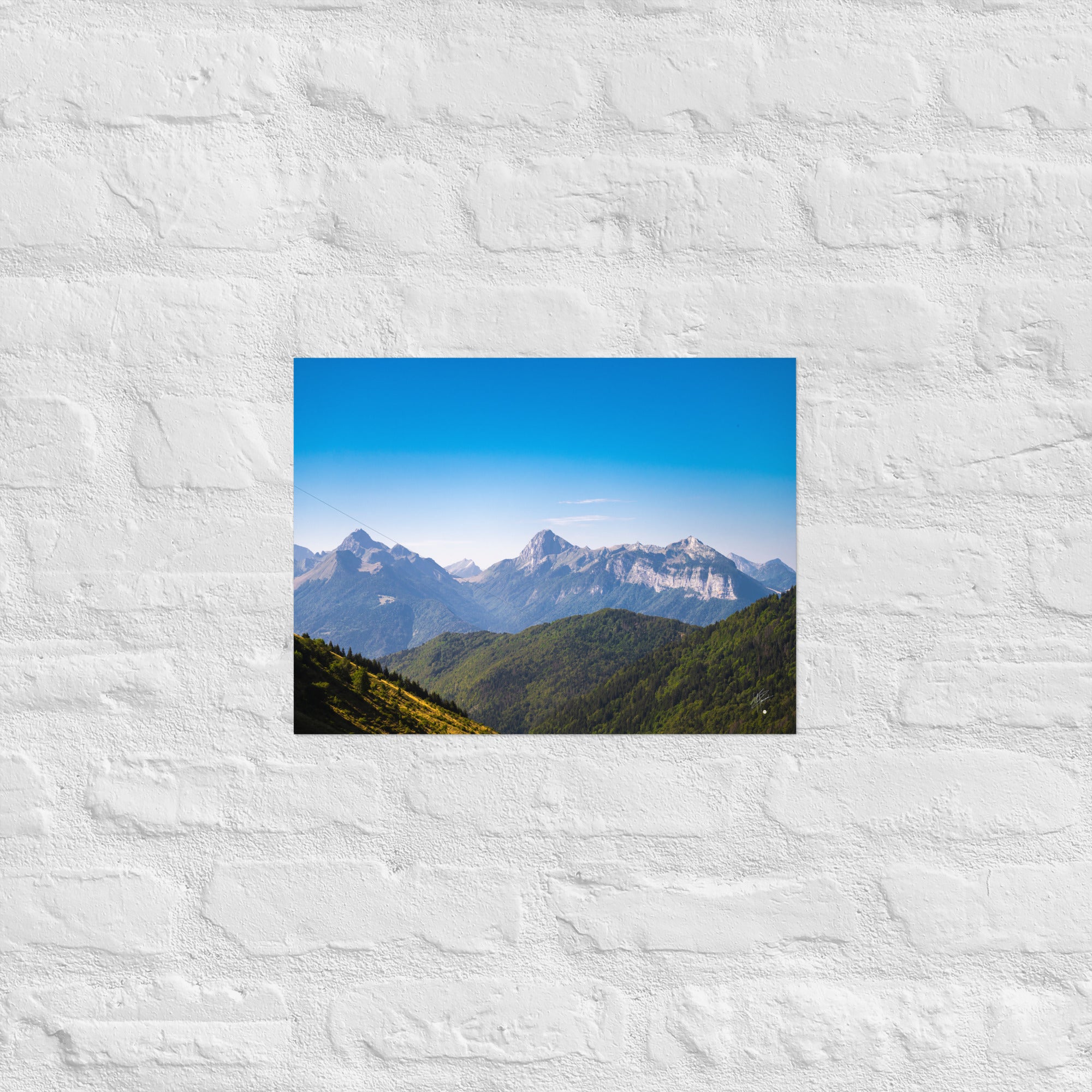 Poster photographique 'Les Bauges', montrant une vue captivante des montagnes de la Haute-Savoie en France.