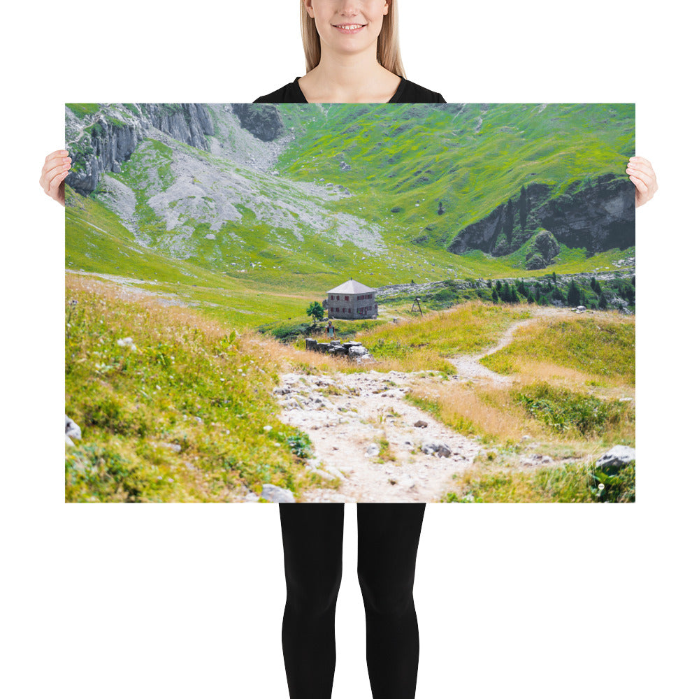 Poster de la photographie 'Le Refuge de la Tournette', capturant la tranquillité et la majesté du célèbre refuge de montagne en Haute-Savoie.