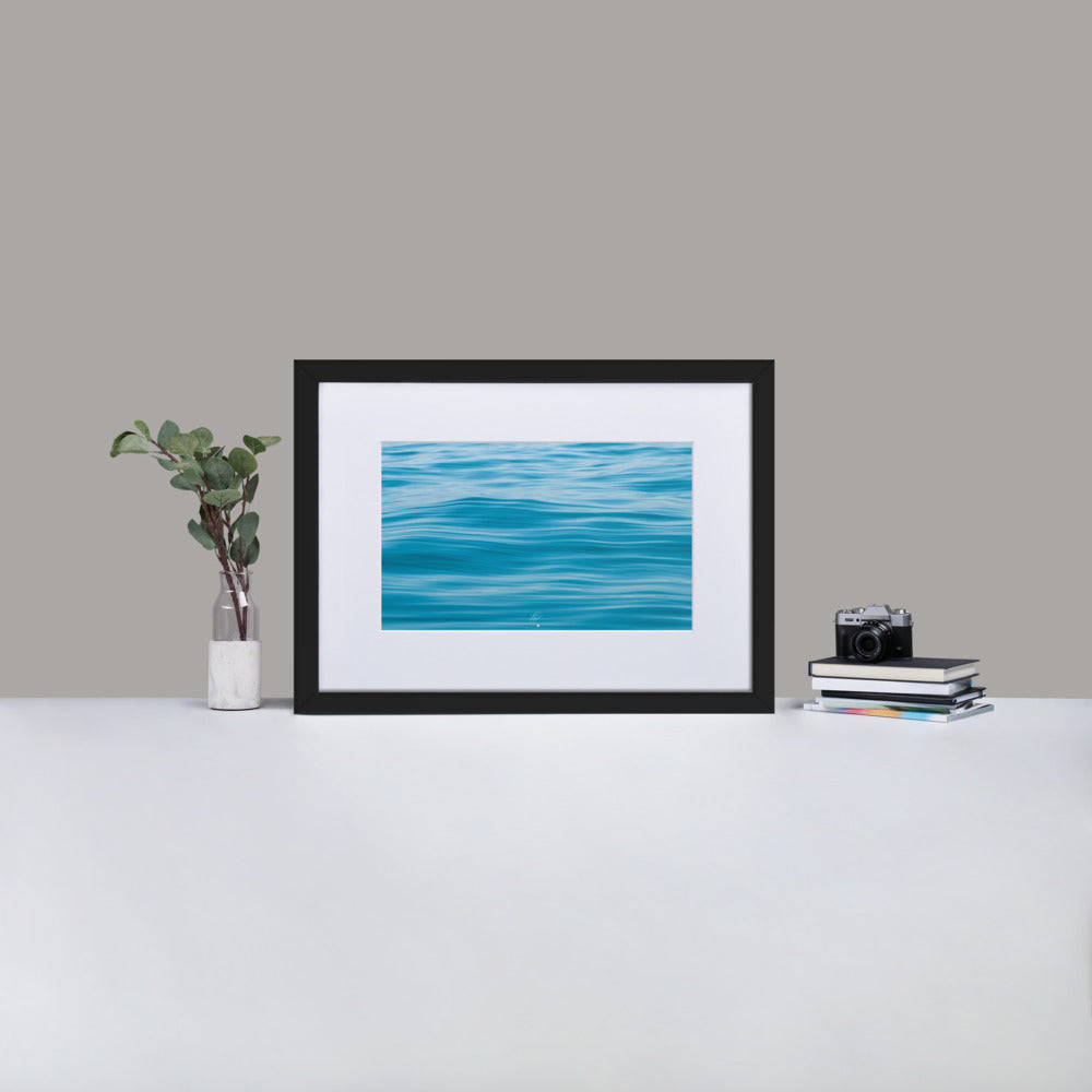 Poster encadré 'Tableau d'art liquide' montrant les formes captivantes et les mouvements fluides de l'eau.