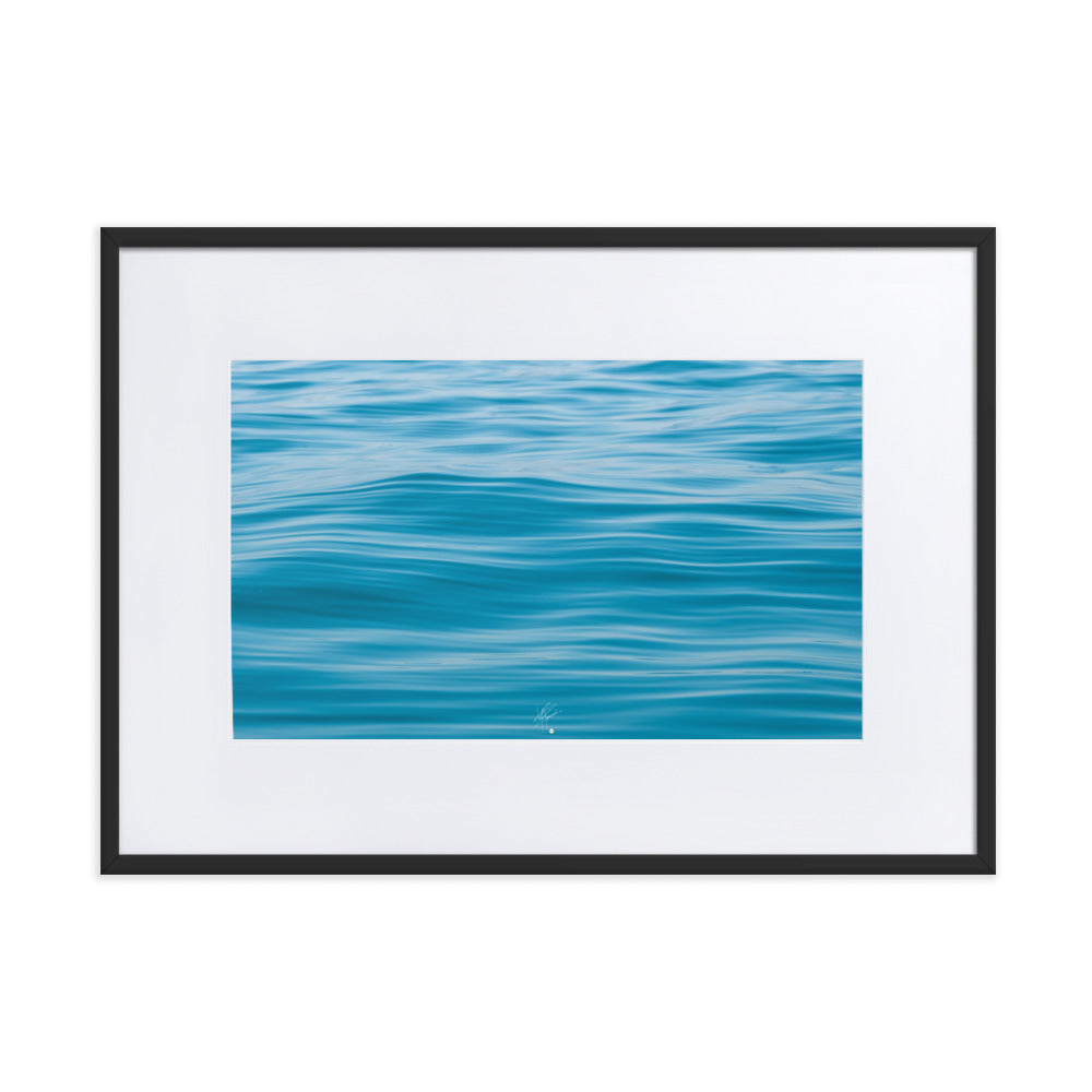 Poster encadré 'Tableau d'art liquide' montrant les formes captivantes et les mouvements fluides de l'eau.