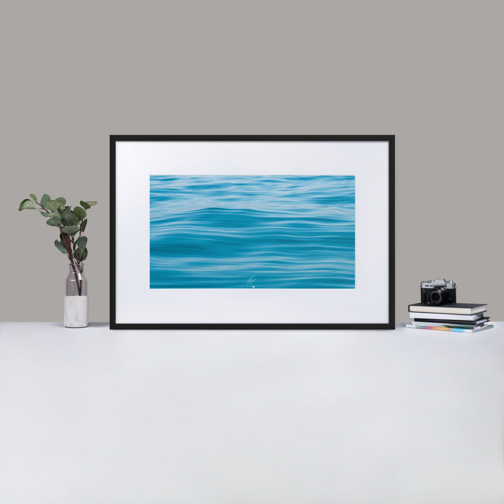 Poster encadré 'Tableau d'art liquide' montrant les formes captivantes et les mouvements fluides de l'eau.
