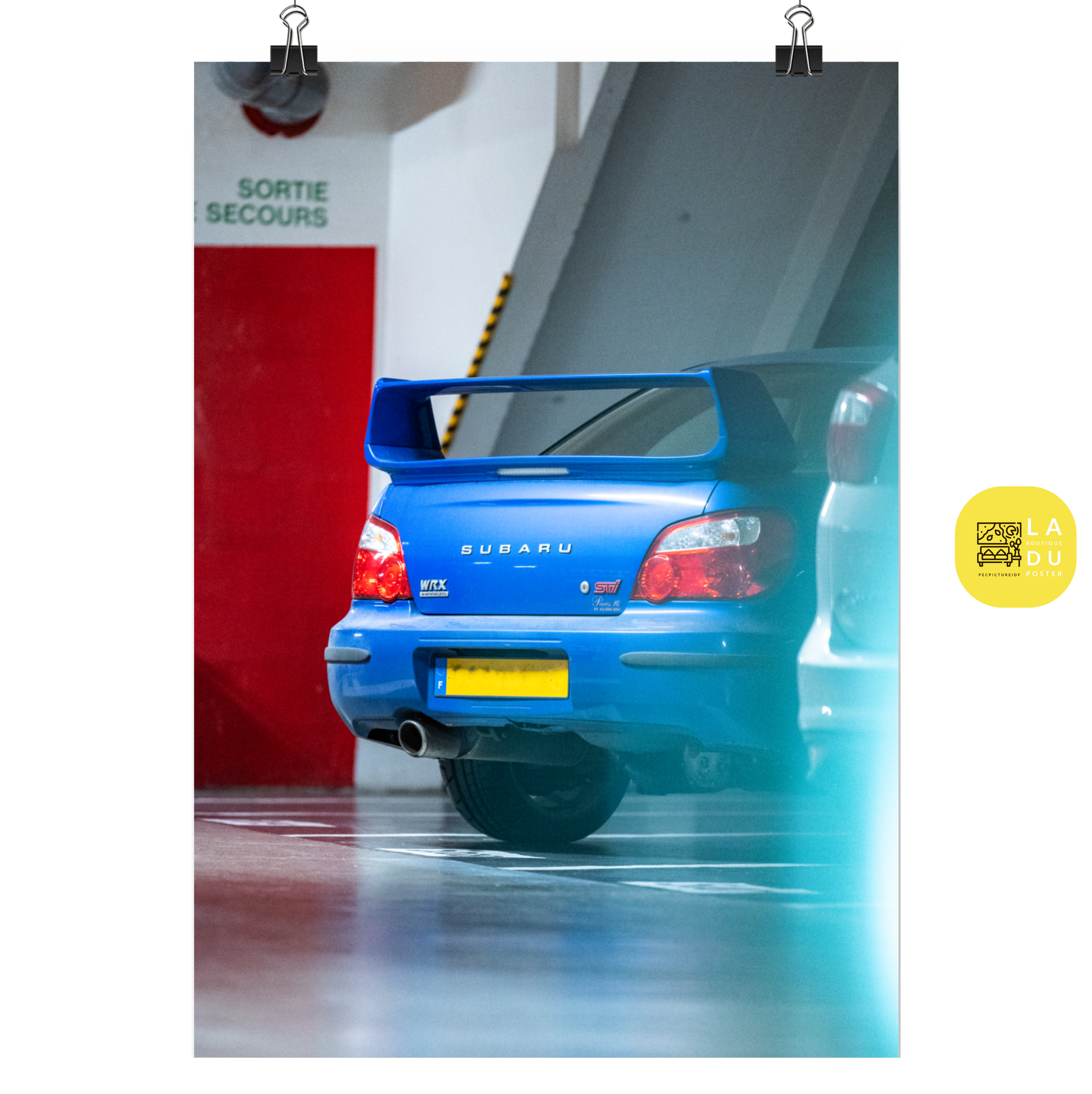 Poster mural - Subaru Impreza – Photographie de voiture – Poster photo, poster XXL, photographie murale et des posters muraux unique au monde. La boutique de posters créée par Yann Peccard un Photographe français.