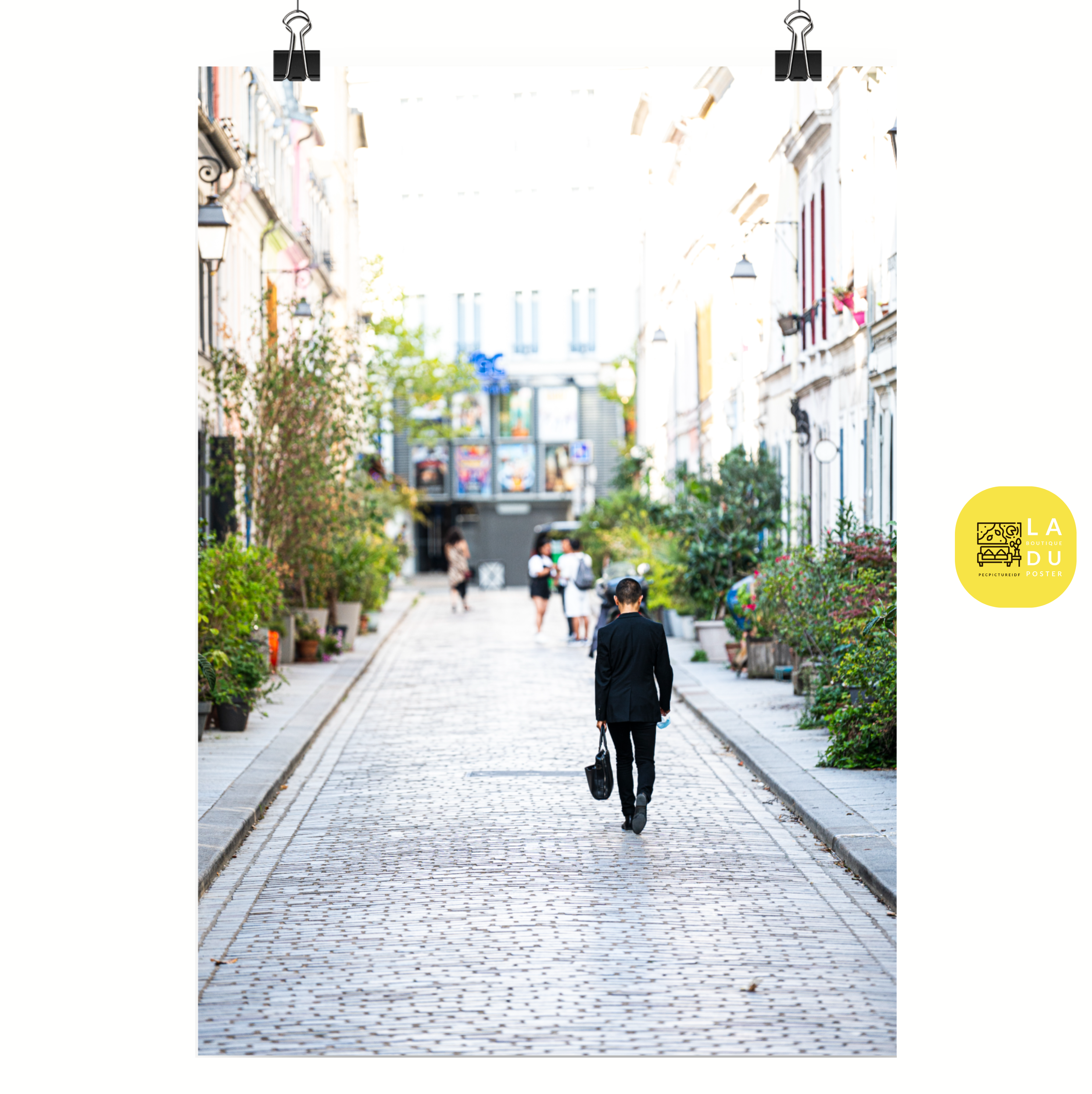 Poster mural - Rue Crémieux – Photographie de rue de ville – Poster photo, poster XXL, photographie murale et des posters muraux unique au monde. La boutique de posters créée par Yann Peccard un Photographe français.