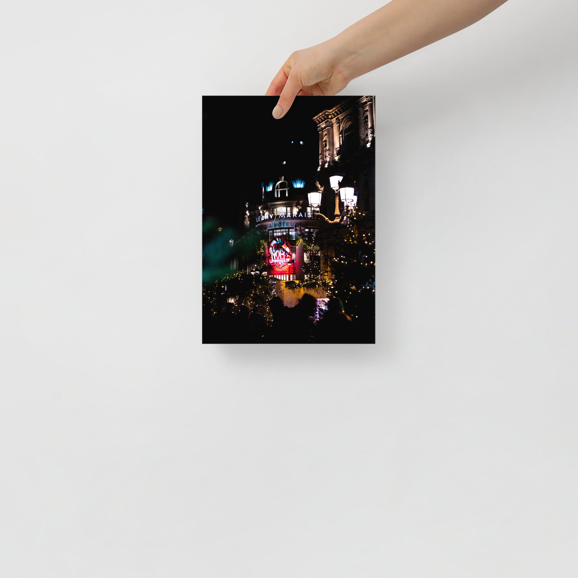 Poster mural - Noël BHV Marais – Photographie de Paris – Poster photo, poster XXL, photographie murale et des posters muraux unique au monde. La boutique de posters créée par Yann Peccard un Photographe français.
