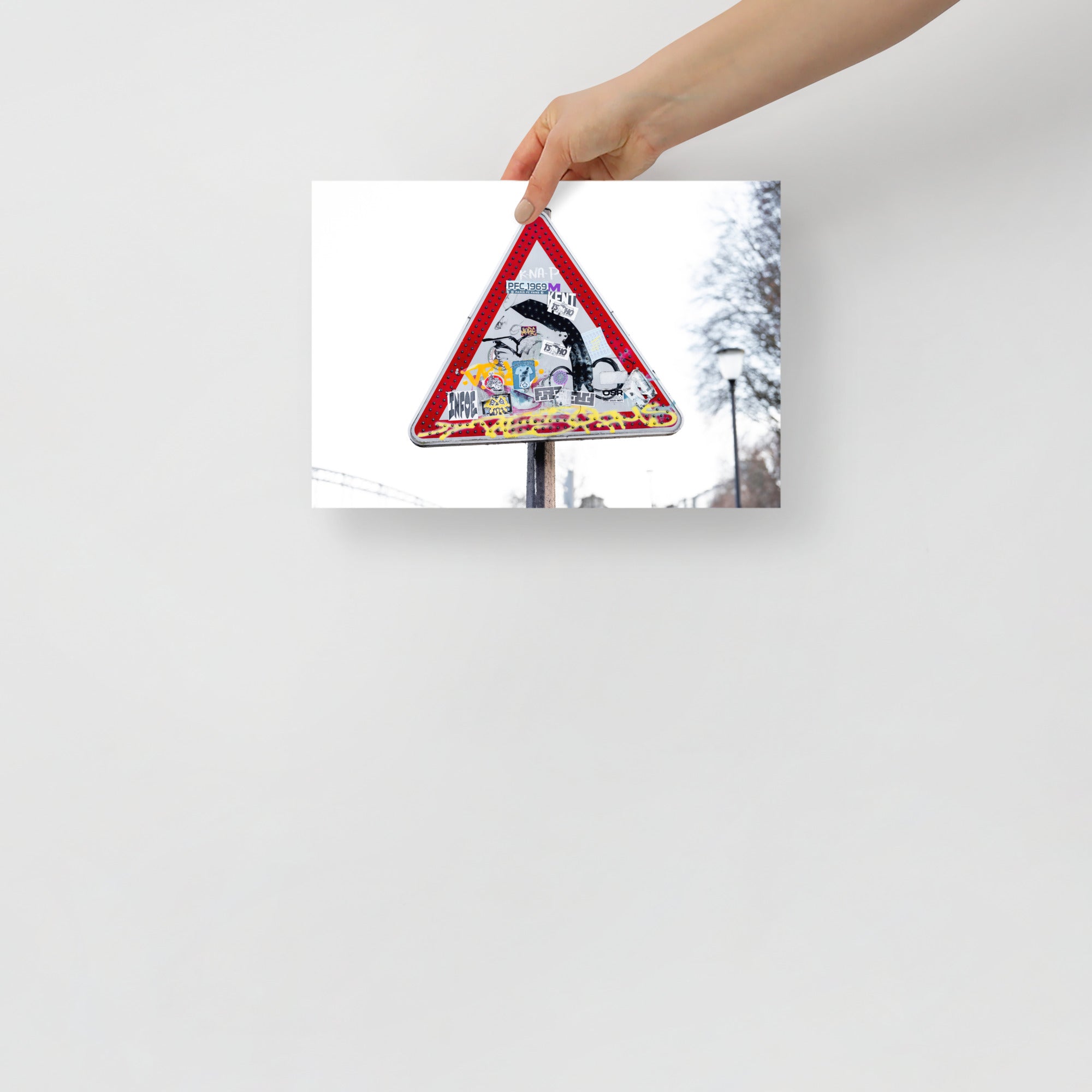 Poster mural - Signalisation N03 – Photographie de nuit – Poster photo, poster XXL, photographie murale et des posters muraux unique au monde. La boutique de posters créée par Yann Peccard un Photographe français.