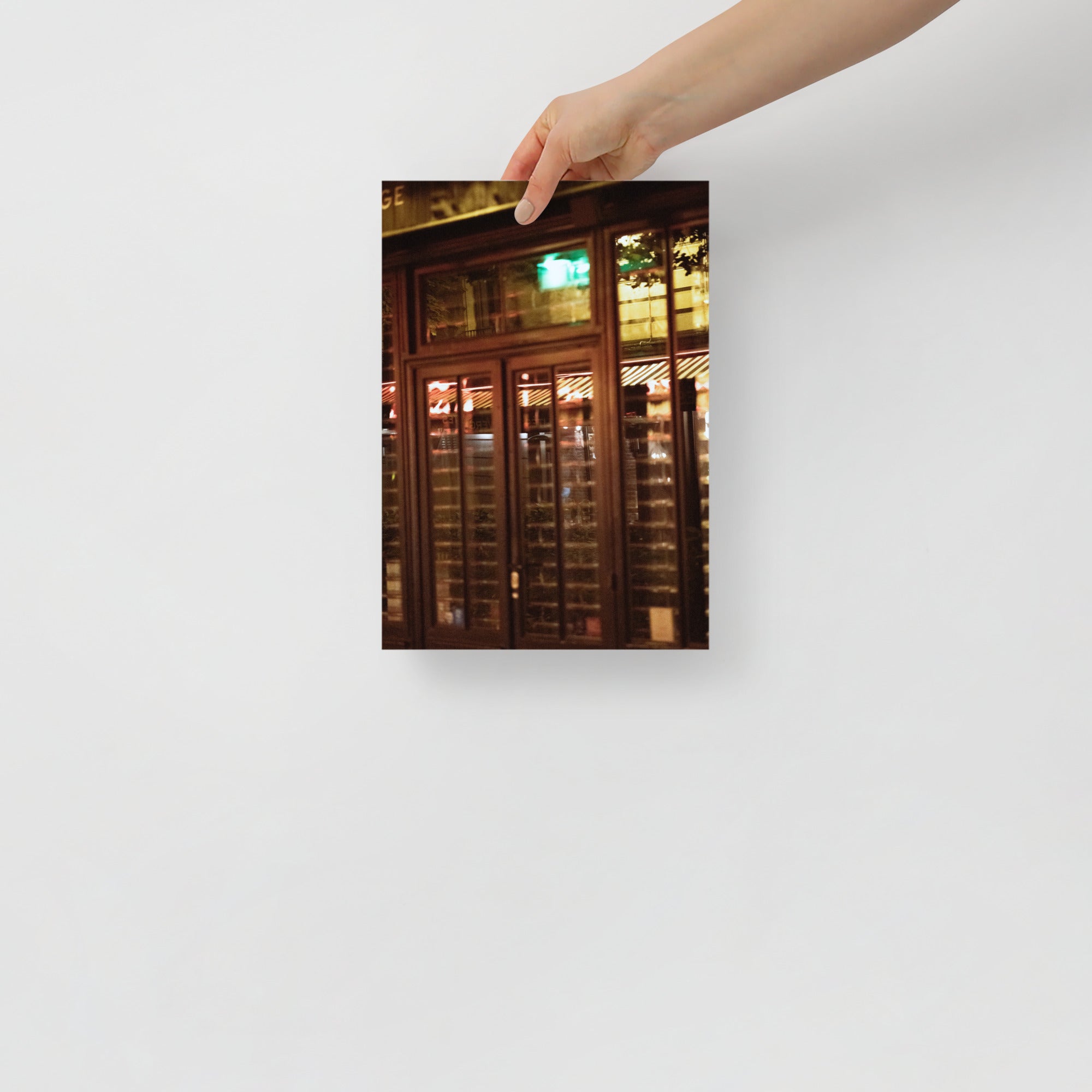 Poster mural - Reflet N03 – Photographie de rue de ville à Paris – Poster photo, poster XXL, photographie murale et des posters muraux unique au monde. La boutique de posters créée par Yann Peccard un Photographe français.