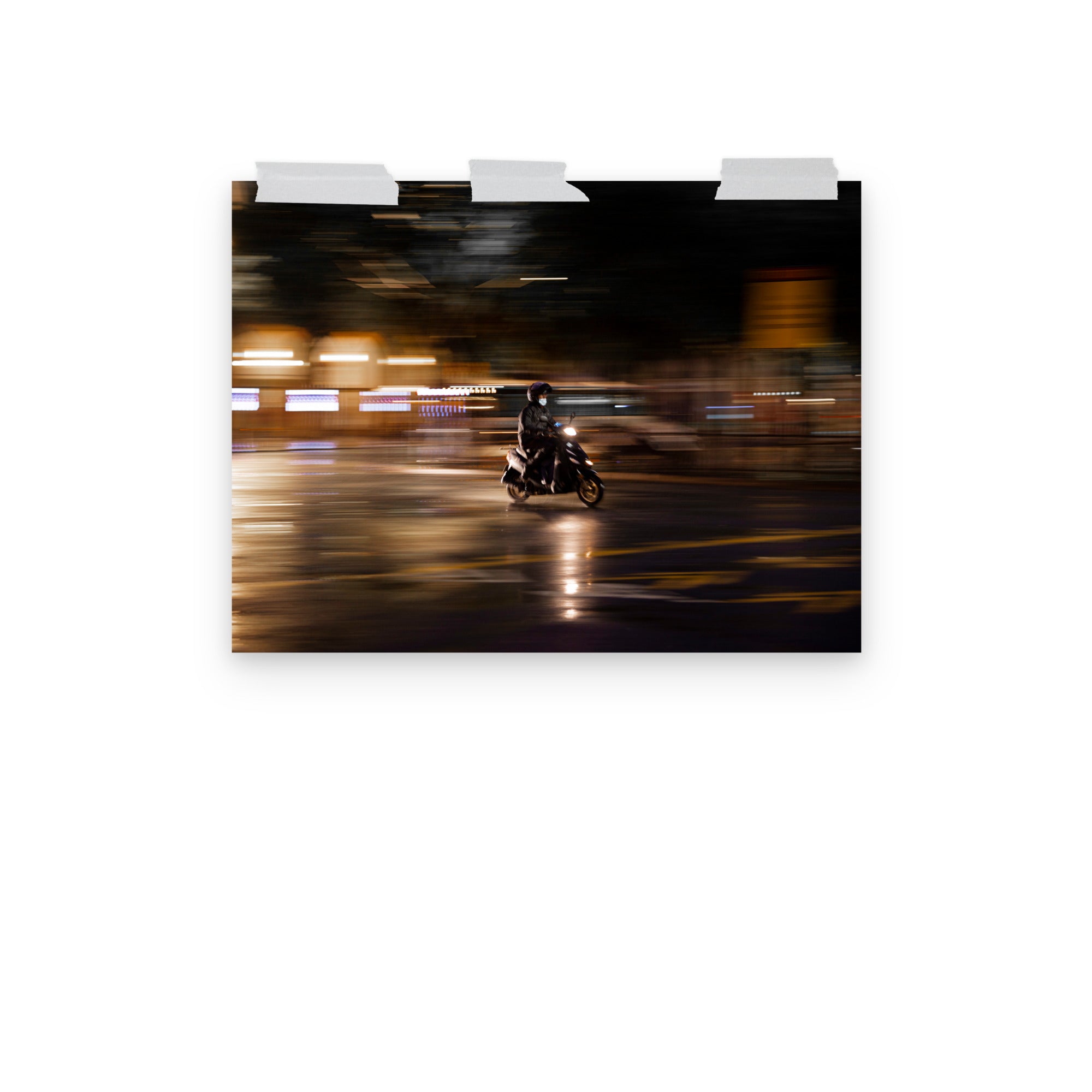 Mouvement dans la ville de nuit - Poster - La boutique du poster Français