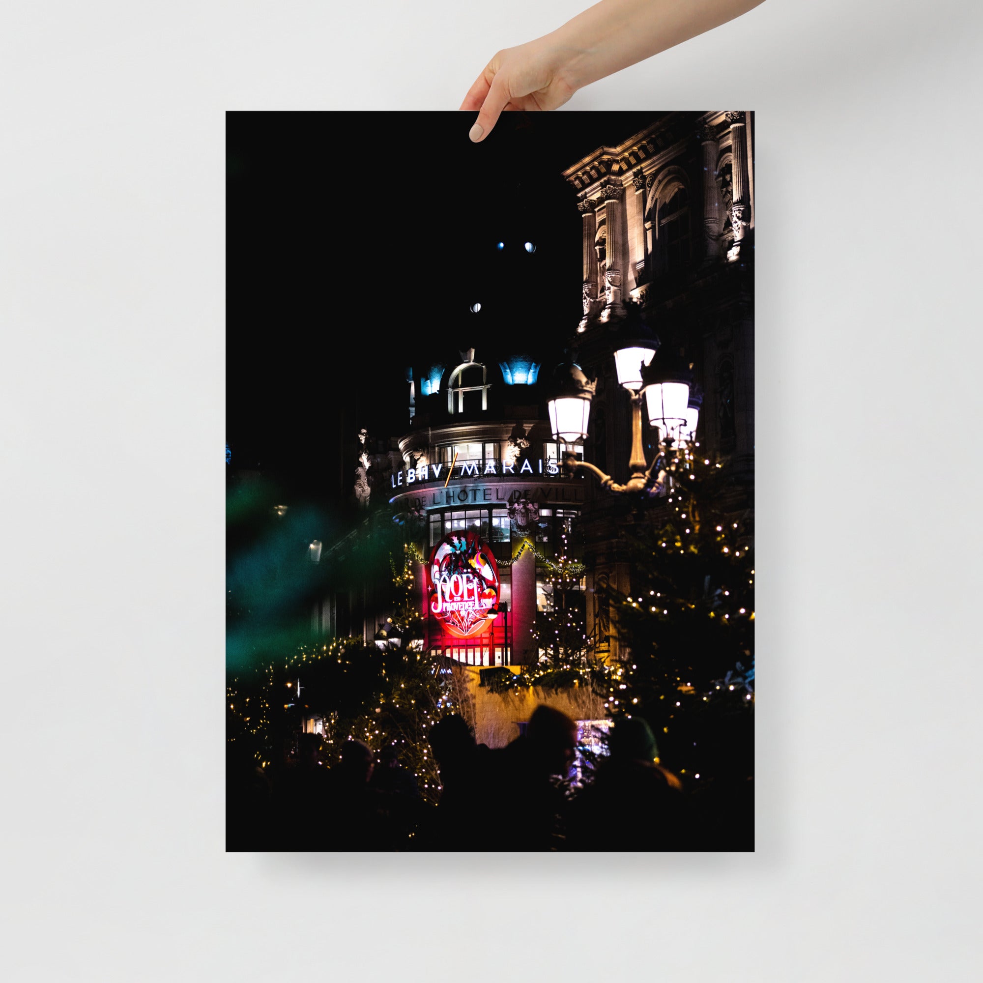 Poster mural - Noël BHV Marais – Photographie de Paris – Poster photo, poster XXL, photographie murale et des posters muraux unique au monde. La boutique de posters créée par Yann Peccard un Photographe français.