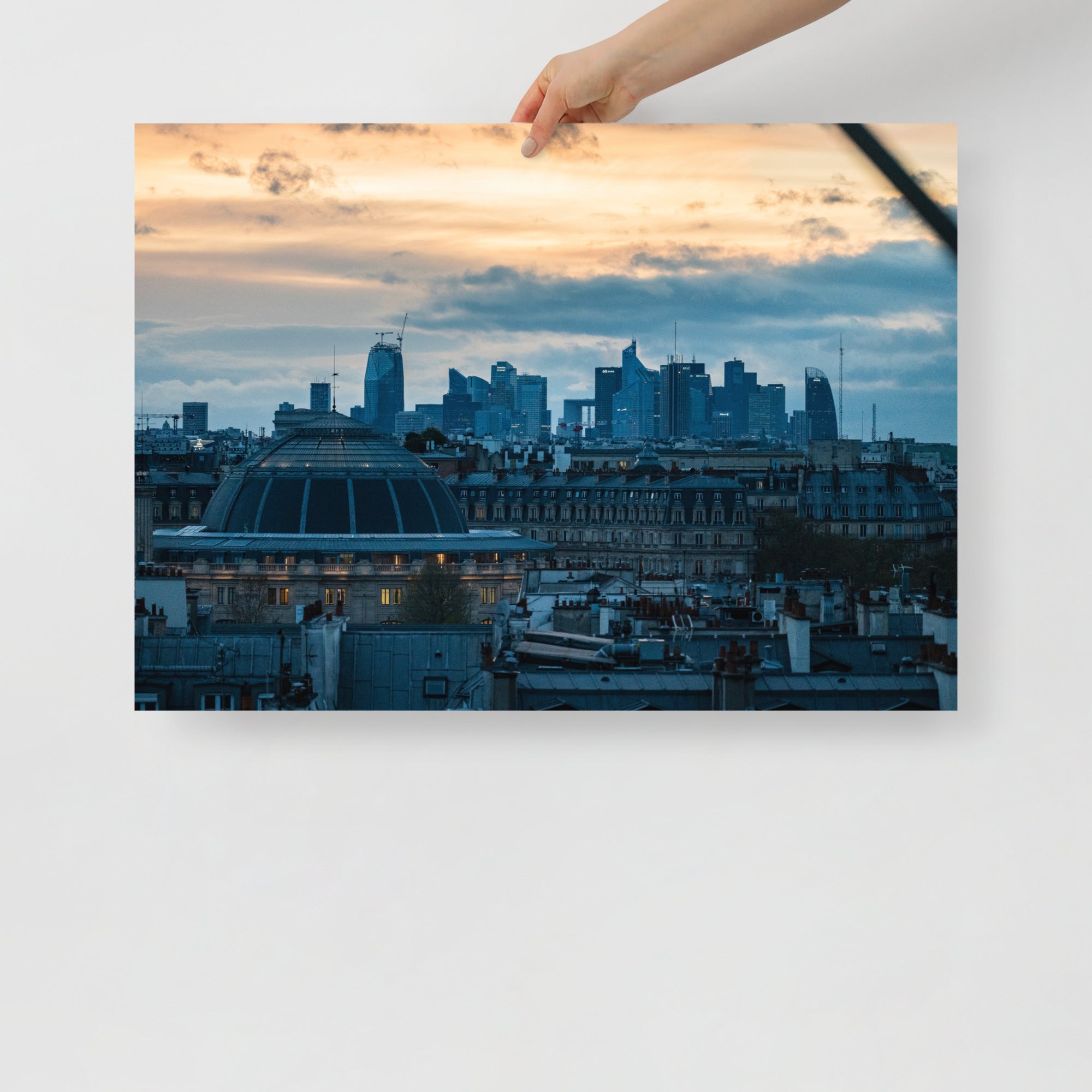 Poster mural - Bourse de Paris et la défense – Photographie de Paris – Poster photo, poster XXL, Photo d’art, photographie murale et des posters muraux des photographies de rue unique au monde. La boutique de posters créée par un Photographe français.