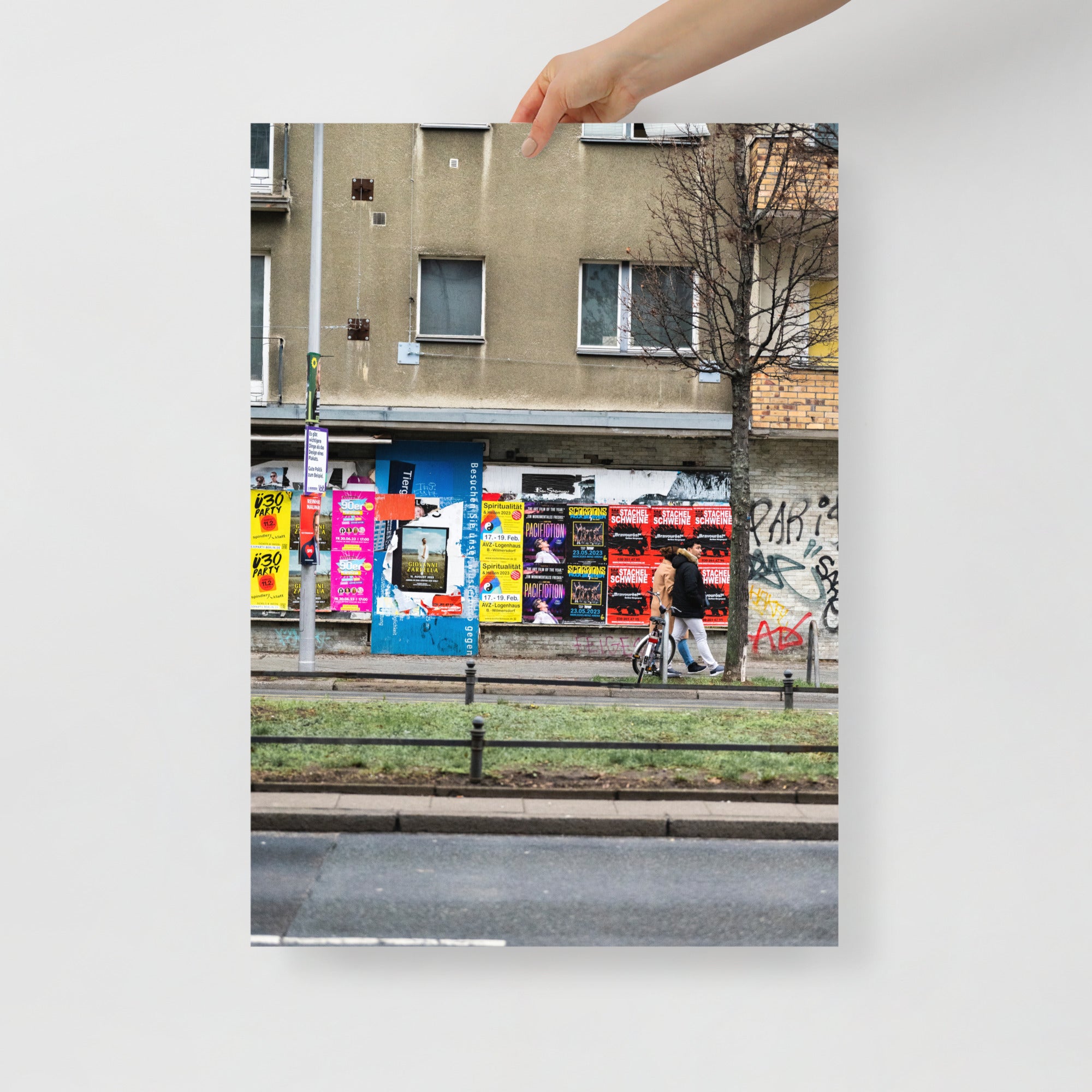 Poster mural - Pacifiction – Photographie de rue à Berlin – Poster photo, poster XXL, photographie murale et des posters muraux unique au monde. La boutique de posters créée par Yann Peccard un Photographe français.