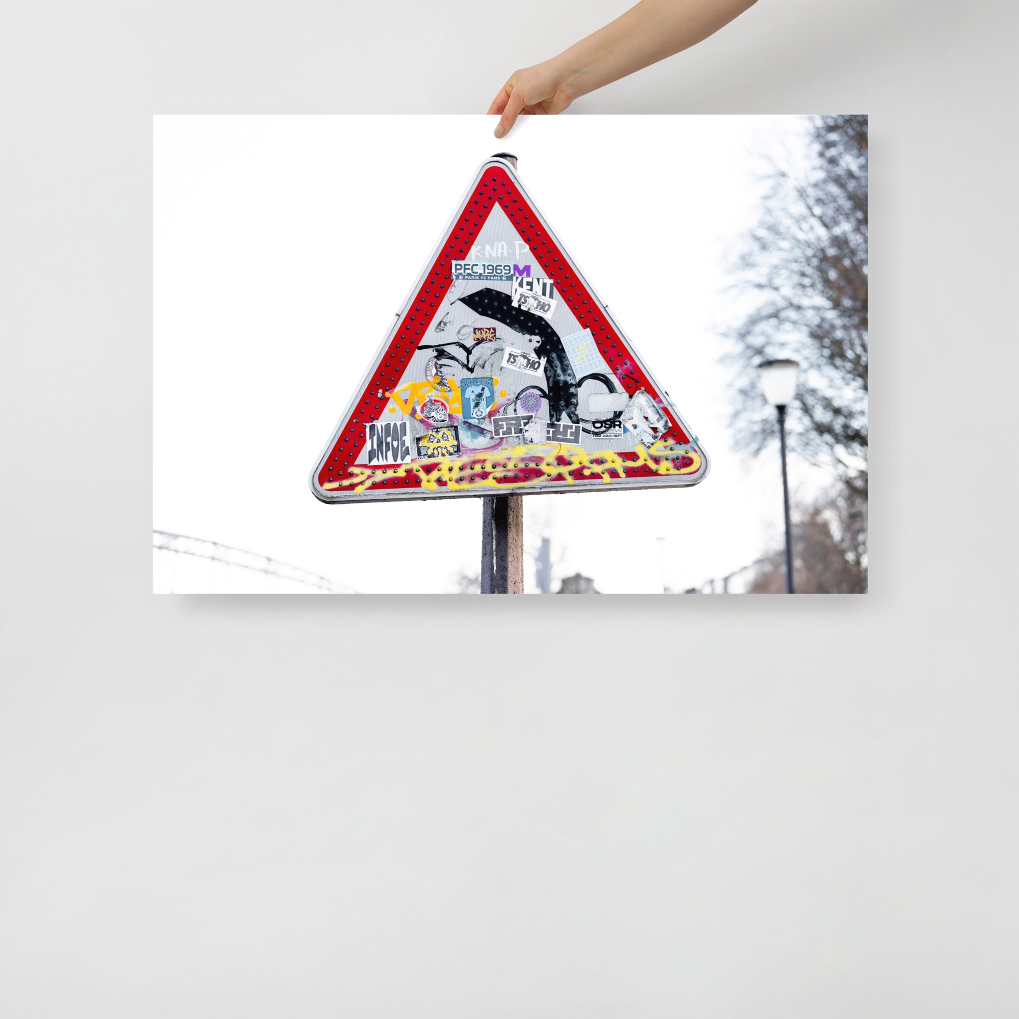 Poster mural - Signalisation N03 – Photographie de nuit – Poster photo, poster XXL, photographie murale et des posters muraux unique au monde. La boutique de posters créée par Yann Peccard un Photographe français.