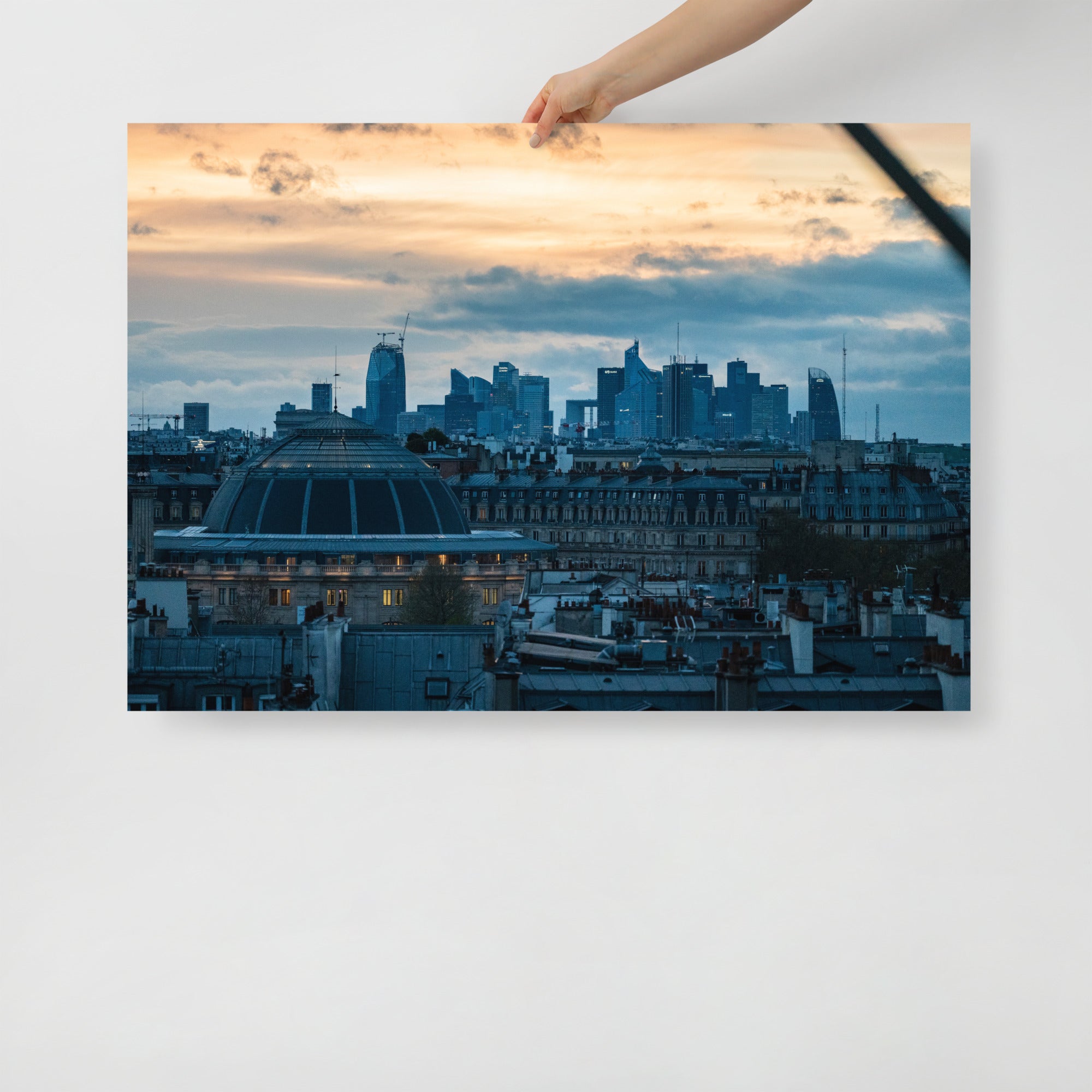 Poster mural - Bourse de Paris et la défense – Photographie de Paris – Poster photo, poster XXL, Photo d’art, photographie murale et des posters muraux des photographies de rue unique au monde. La boutique de posters créée par un Photographe français.