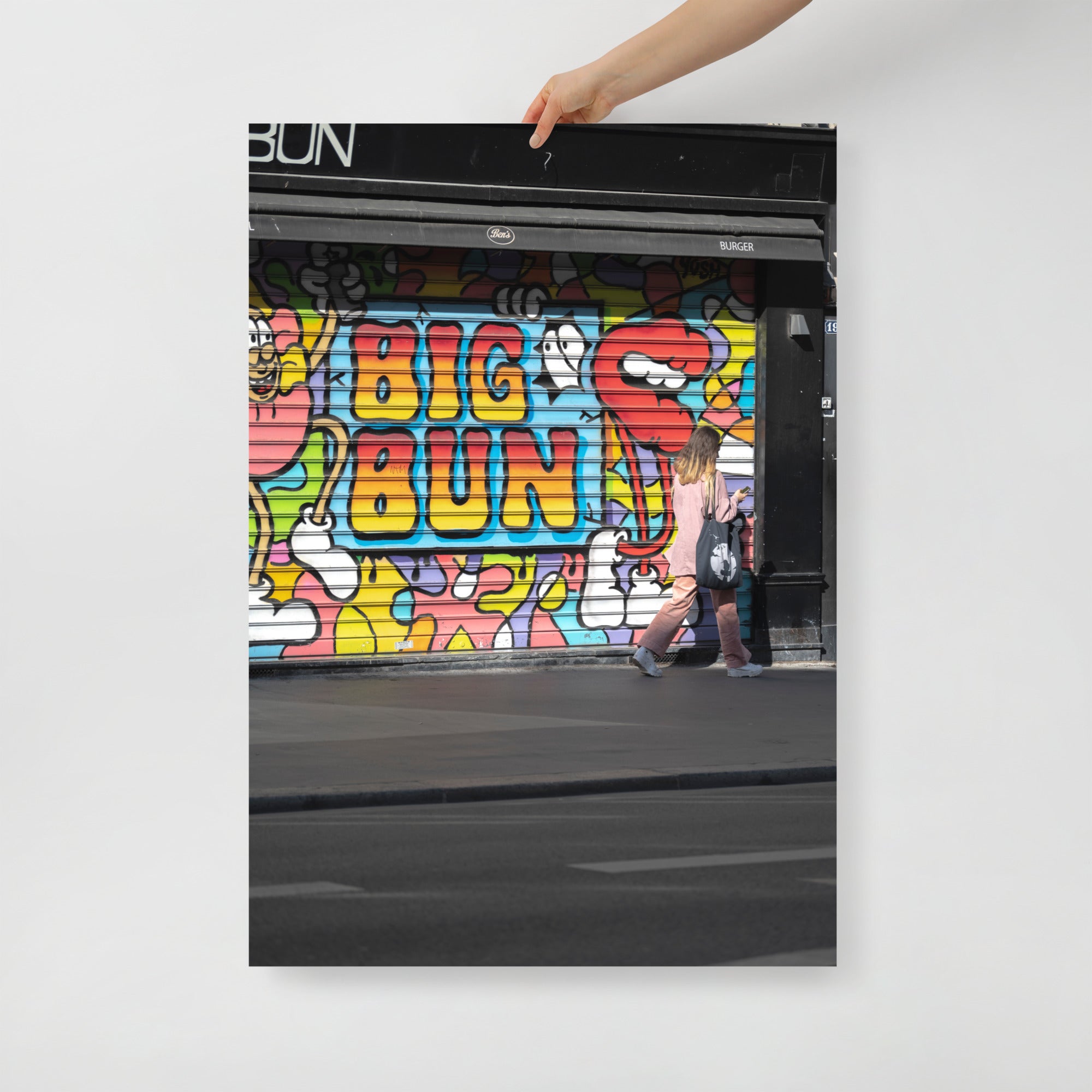 Poster mural - Big Bun – Photographie de rue à Paris – Poster photo, poster XXL, Photo d’art, photographie murale et des posters muraux des photographies de rue unique au monde. La boutique de posters créée par un Photographe français.
